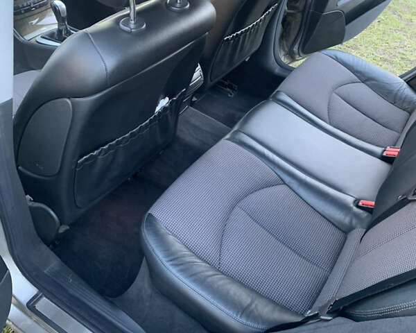 Серый Мерседес Е-Класс, объемом двигателя 2.2 л и пробегом 445 тыс. км за 6500 $, фото 10 на Automoto.ua