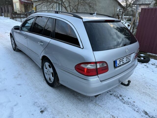 Серый Мерседес Е-Класс, объемом двигателя 3.2 л и пробегом 300 тыс. км за 3300 $, фото 3 на Automoto.ua