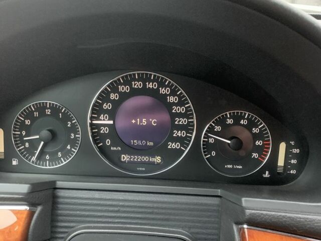 Сірий Мерседес Е-Клас, об'ємом двигуна 2 л та пробігом 240 тис. км за 7750 $, фото 6 на Automoto.ua