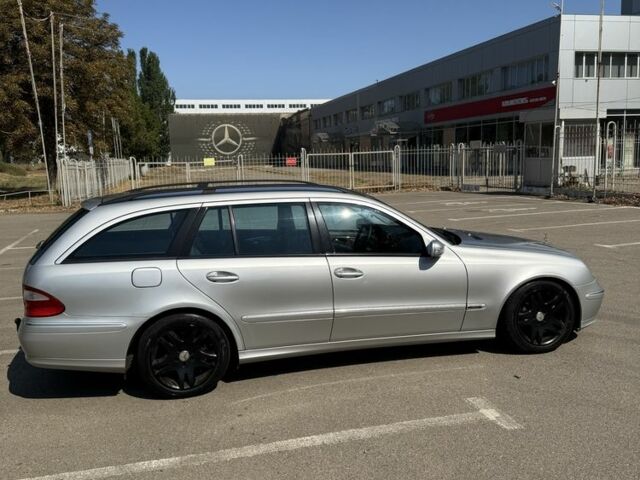 Серый Мерседес Е-Класс, объемом двигателя 3.2 л и пробегом 320 тыс. км за 3000 $, фото 1 на Automoto.ua