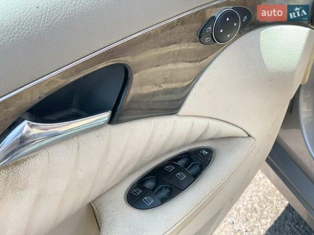 Серый Мерседес Е-Класс, объемом двигателя 2.1 л и пробегом 367 тыс. км за 5790 $, фото 20 на Automoto.ua