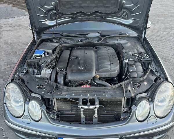 Сірий Мерседес Е-Клас, об'ємом двигуна 3.22 л та пробігом 450 тис. км за 6900 $, фото 13 на Automoto.ua