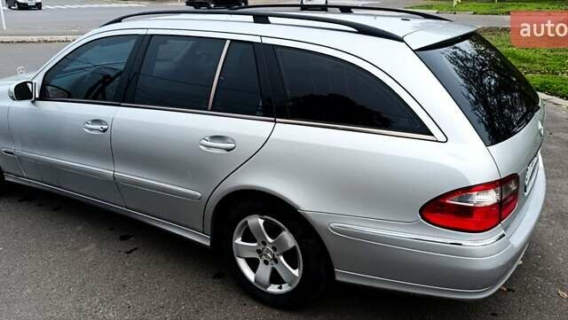 Серый Мерседес Е-Класс, объемом двигателя 3.2 л и пробегом 411 тыс. км за 6500 $, фото 2 на Automoto.ua