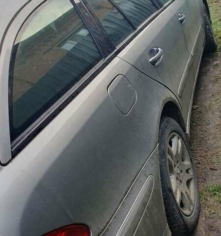 Серый Мерседес Е-Класс, объемом двигателя 3.2 л и пробегом 98 тыс. км за 5500 $, фото 3 на Automoto.ua