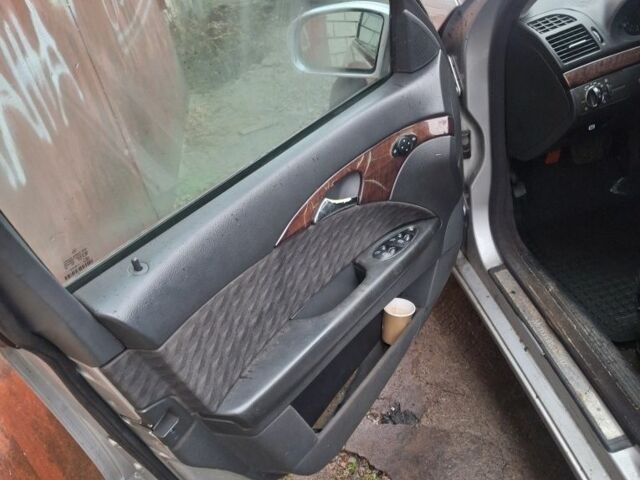 Сірий Мерседес Е-Клас, об'ємом двигуна 2.1 л та пробігом 313 тис. км за 4500 $, фото 11 на Automoto.ua