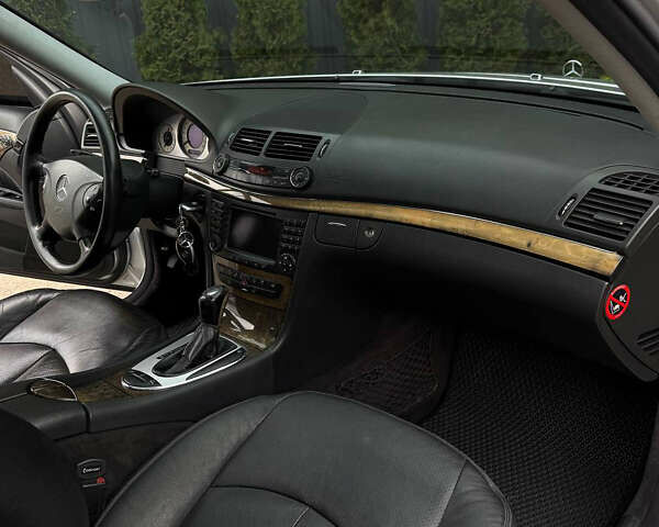 Серый Мерседес Е-Класс, объемом двигателя 3.22 л и пробегом 260 тыс. км за 8500 $, фото 14 на Automoto.ua