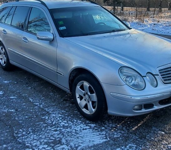 Сірий Мерседес Е-Клас, об'ємом двигуна 2.1 л та пробігом 400 тис. км за 5000 $, фото 4 на Automoto.ua