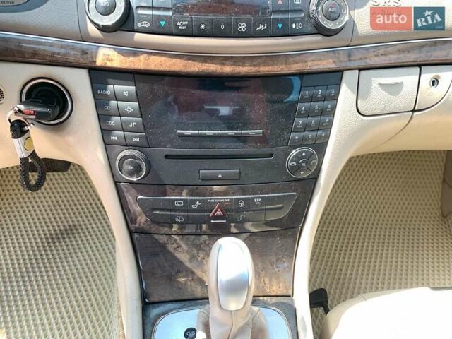 Серый Мерседес Е-Класс, объемом двигателя 2.1 л и пробегом 367 тыс. км за 5790 $, фото 30 на Automoto.ua