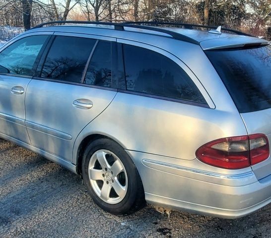 Сірий Мерседес Е-Клас, об'ємом двигуна 2.1 л та пробігом 400 тис. км за 5000 $, фото 2 на Automoto.ua