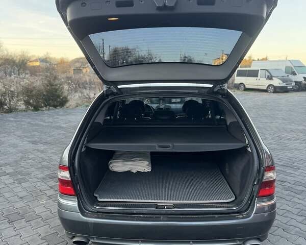 Сірий Мерседес Е-Клас, об'ємом двигуна 3.22 л та пробігом 450 тис. км за 6900 $, фото 11 на Automoto.ua