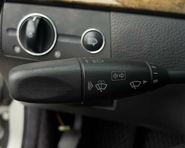 Серый Мерседес Е-Класс, объемом двигателя 3.22 л и пробегом 260 тыс. км за 8500 $, фото 4 на Automoto.ua