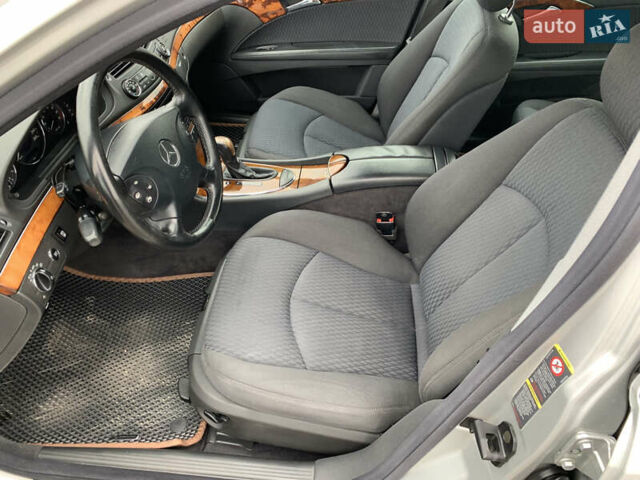 Сірий Мерседес Е-Клас, об'ємом двигуна 1.8 л та пробігом 240 тис. км за 7700 $, фото 11 на Automoto.ua