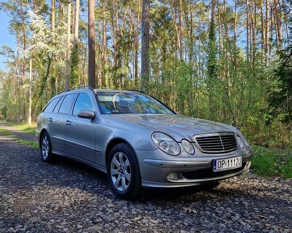 Серый Мерседес Е-Класс, объемом двигателя 3.2 л и пробегом 355 тыс. км за 4500 $, фото 1 на Automoto.ua