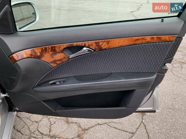Сірий Мерседес Е-Клас, об'ємом двигуна 1.8 л та пробігом 240 тис. км за 7700 $, фото 51 на Automoto.ua