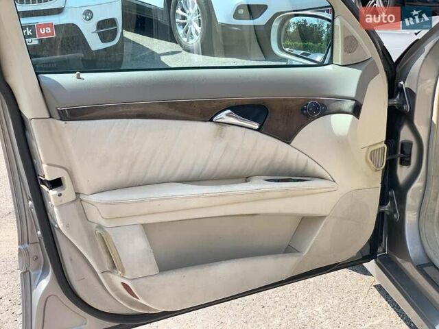 Серый Мерседес Е-Класс, объемом двигателя 2.1 л и пробегом 367 тыс. км за 5790 $, фото 19 на Automoto.ua