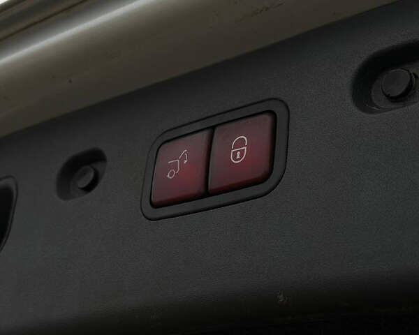 Серый Мерседес Е-Класс, объемом двигателя 3.22 л и пробегом 260 тыс. км за 8500 $, фото 17 на Automoto.ua