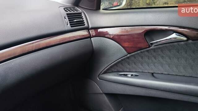 Серый Мерседес Е-Класс, объемом двигателя 2.15 л и пробегом 302 тыс. км за 6600 $, фото 21 на Automoto.ua