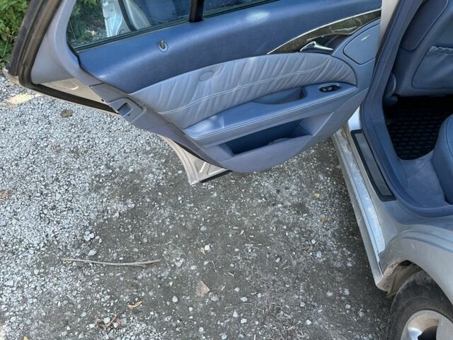 Серый Мерседес Е-Класс, объемом двигателя 3.2 л и пробегом 430 тыс. км за 4800 $, фото 17 на Automoto.ua