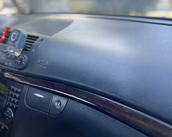 Серый Мерседес Е-Класс, объемом двигателя 2.15 л и пробегом 320 тыс. км за 6000 $, фото 11 на Automoto.ua