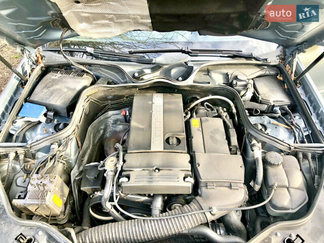 Серый Мерседес Е-Класс, объемом двигателя 1.8 л и пробегом 160 тыс. км за 7000 $, фото 18 на Automoto.ua