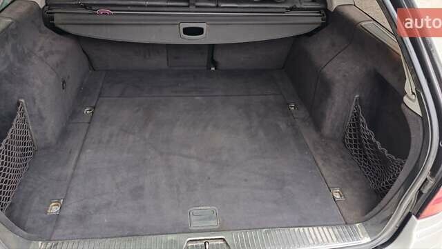 Серый Мерседес Е-Класс, объемом двигателя 3.2 л и пробегом 411 тыс. км за 6500 $, фото 7 на Automoto.ua