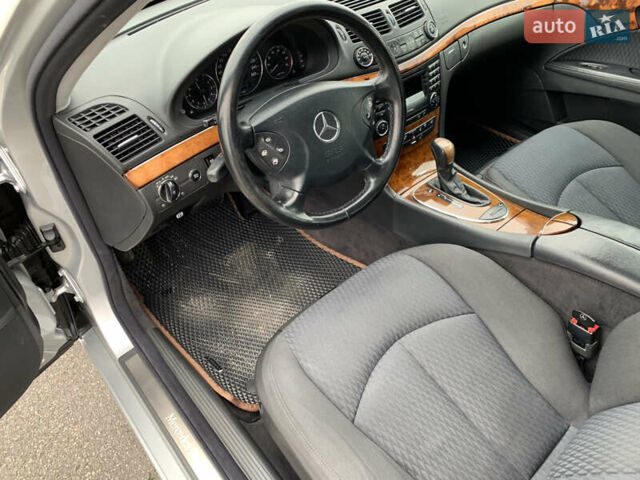 Сірий Мерседес Е-Клас, об'ємом двигуна 1.8 л та пробігом 240 тис. км за 7700 $, фото 39 на Automoto.ua