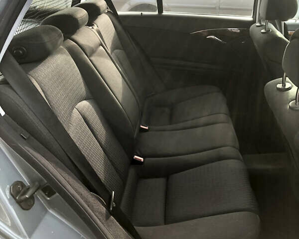 Серый Мерседес Е-Класс, объемом двигателя 1.8 л и пробегом 160 тыс. км за 7000 $, фото 13 на Automoto.ua