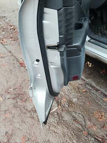 Серый Мерседес Е-Класс, объемом двигателя 2.15 л и пробегом 302 тыс. км за 6600 $, фото 17 на Automoto.ua