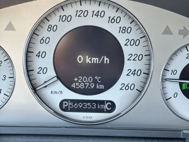 Сірий Мерседес Е-Клас, об'ємом двигуна 3.2 л та пробігом 569 тис. км за 4800 $, фото 11 на Automoto.ua
