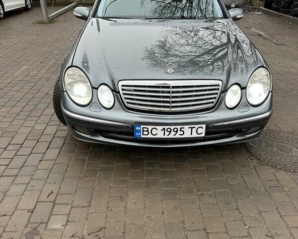 Серый Мерседес Е-Класс, объемом двигателя 3.22 л и пробегом 380 тыс. км за 5999 $, фото 1 на Automoto.ua