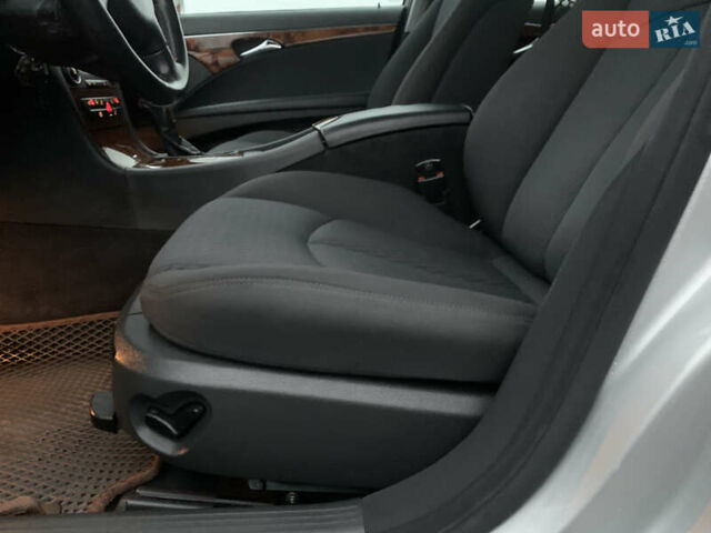 Сірий Мерседес Е-Клас, об'ємом двигуна 1.8 л та пробігом 240 тис. км за 7700 $, фото 37 на Automoto.ua