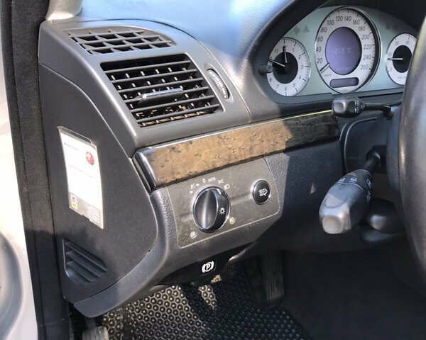 Серый Мерседес Е-Класс, объемом двигателя 3.22 л и пробегом 400 тыс. км за 7500 $, фото 40 на Automoto.ua