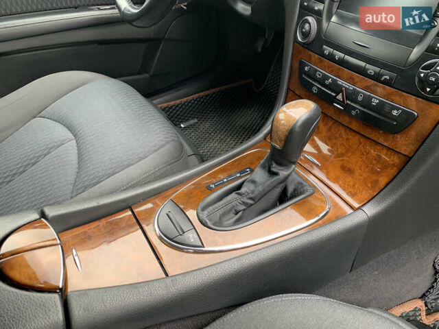 Сірий Мерседес Е-Клас, об'ємом двигуна 1.8 л та пробігом 240 тис. км за 7700 $, фото 23 на Automoto.ua