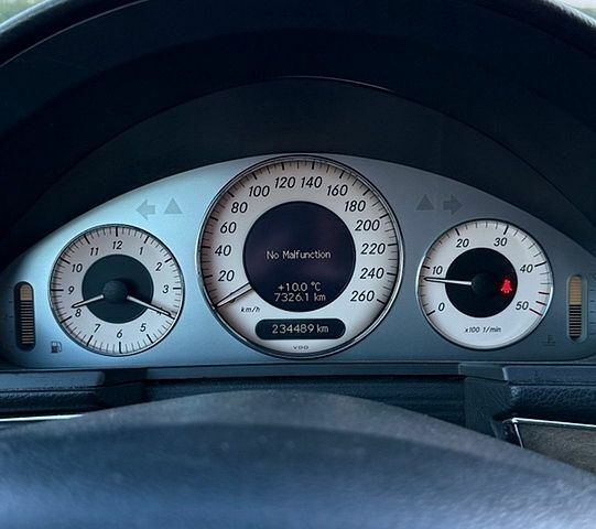Сірий Мерседес Е-Клас, об'ємом двигуна 2.15 л та пробігом 234 тис. км за 7400 $, фото 14 на Automoto.ua