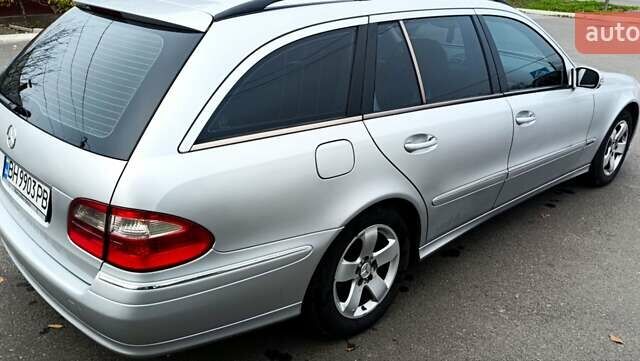 Серый Мерседес Е-Класс, объемом двигателя 3.2 л и пробегом 411 тыс. км за 6500 $, фото 3 на Automoto.ua