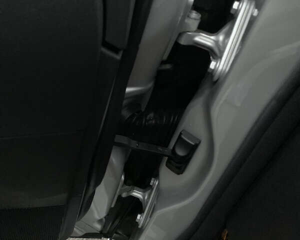 Сірий Мерседес Е-Клас, об'ємом двигуна 1.8 л та пробігом 240 тис. км за 7700 $, фото 33 на Automoto.ua