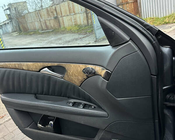 Серый Мерседес Е-Класс, объемом двигателя 3.22 л и пробегом 380 тыс. км за 5999 $, фото 28 на Automoto.ua