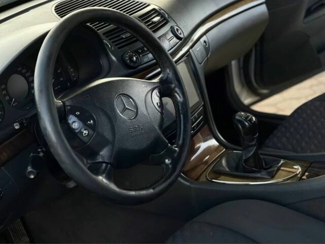 Серый Мерседес Е-Класс, объемом двигателя 2.2 л и пробегом 327 тыс. км за 2450 $, фото 19 на Automoto.ua