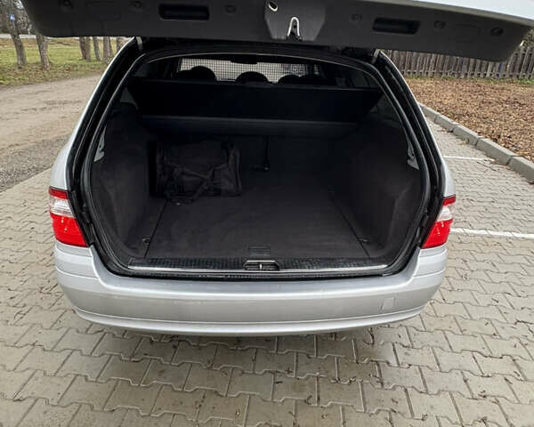 Серый Мерседес Е-Класс, объемом двигателя 3.22 л и пробегом 340 тыс. км за 8100 $, фото 10 на Automoto.ua