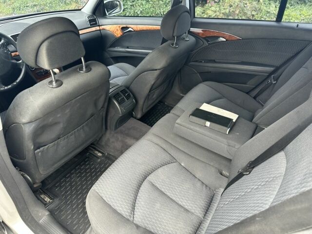Сірий Мерседес Е-Клас, об'ємом двигуна 3 л та пробігом 320 тис. км за 2350 $, фото 5 на Automoto.ua