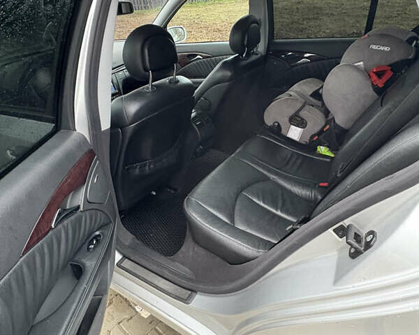 Серый Мерседес Е-Класс, объемом двигателя 3.22 л и пробегом 340 тыс. км за 8100 $, фото 12 на Automoto.ua