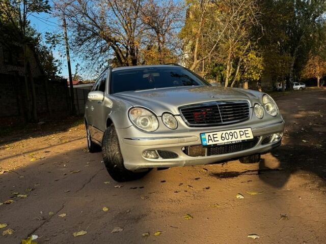 Серый Мерседес Е-Класс, объемом двигателя 3.2 л и пробегом 409 тыс. км за 6400 $, фото 1 на Automoto.ua