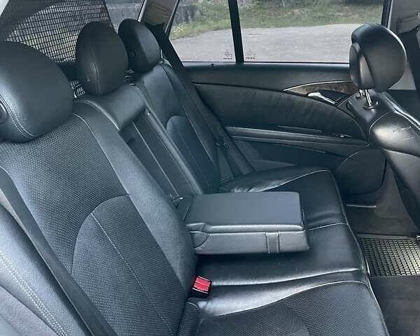 Мерседес Е-Класс 2005 в Хусте на Automoto.ua Серый Мерседес Е-Класс, объемом двигателя 3 л и пробегом 383 тыс. км за 7700 $, фото 10 на Automoto.ua