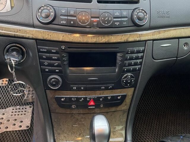 Серый Мерседес Е-Класс, объемом двигателя 3 л и пробегом 415 тыс. км за 6500 $, фото 4 на Automoto.ua