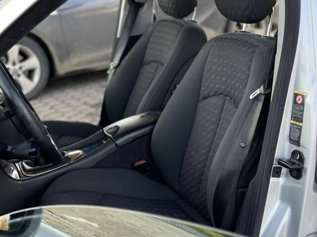 Мерседес Е-Клас 2005 у Рівному на Automoto.ua Сірий Мерседес Е-Клас, об'ємом двигуна 2.2 л та пробігом 320 тис. км за 2650 $, фото 7 на Automoto.ua