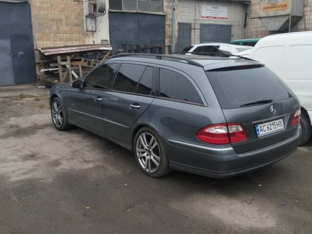 Серый Мерседес Е-Класс, объемом двигателя 3.2 л и пробегом 400 тыс. км за 3800 $, фото 1 на Automoto.ua