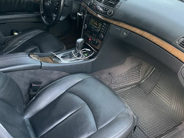 Мерседес Е-Клас 2005 у Хусте на Automoto.ua Сірий Мерседес Е-Клас, об'ємом двигуна 3 л та пробігом 383 тис. км за 7700 $, фото 8 на Automoto.ua