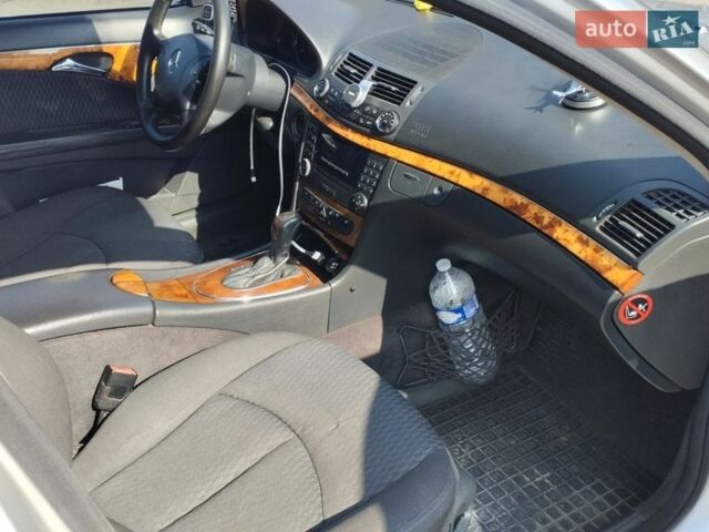 Серый Мерседес Е-Класс, объемом двигателя 3.22 л и пробегом 350 тыс. км за 5600 $, фото 5 на Automoto.ua