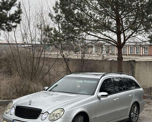 Сірий Мерседес Е-Клас, об'ємом двигуна 2.2 л та пробігом 270 тис. км за 6500 $, фото 6 на Automoto.ua