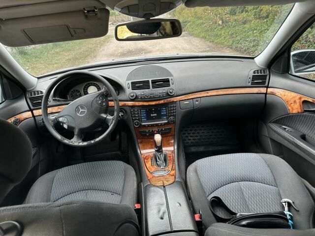 Сірий Мерседес Е-Клас, об'ємом двигуна 3 л та пробігом 320 тис. км за 2350 $, фото 6 на Automoto.ua